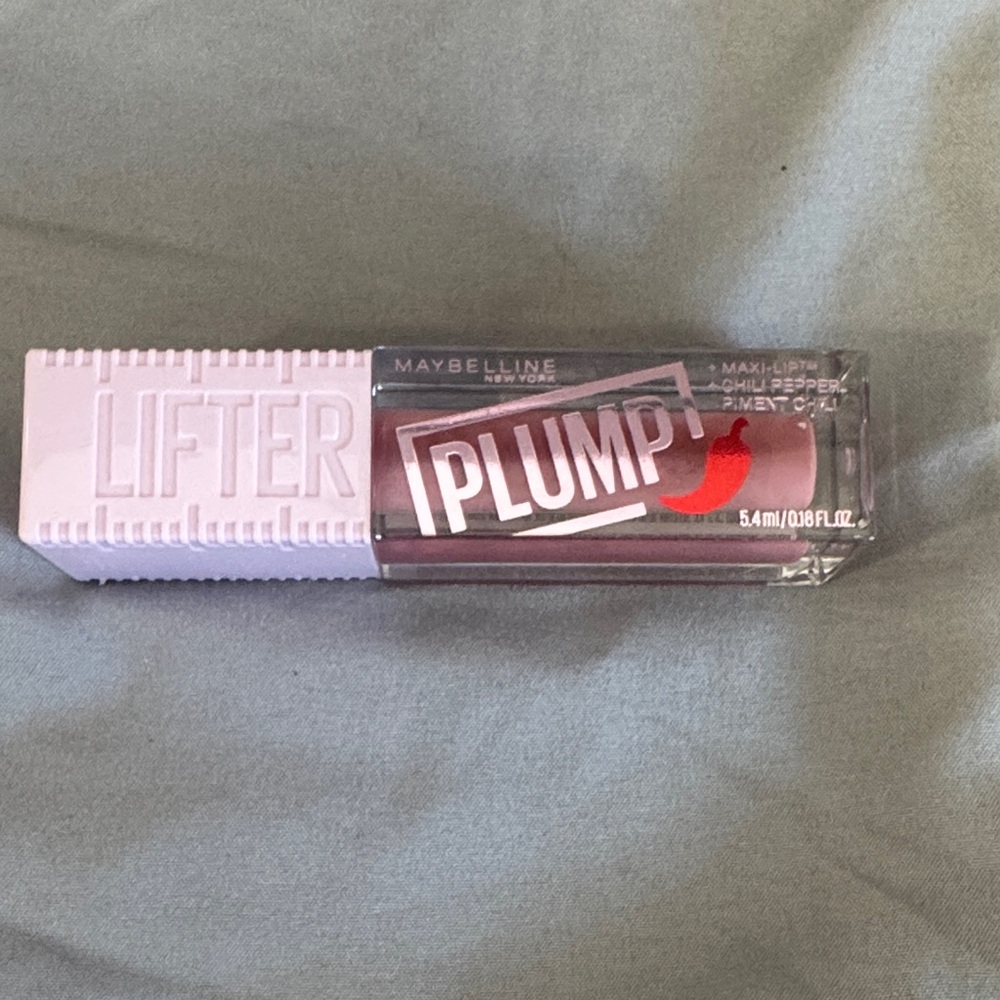 Maybelline Lifter Gloss Plump in Soft Pink